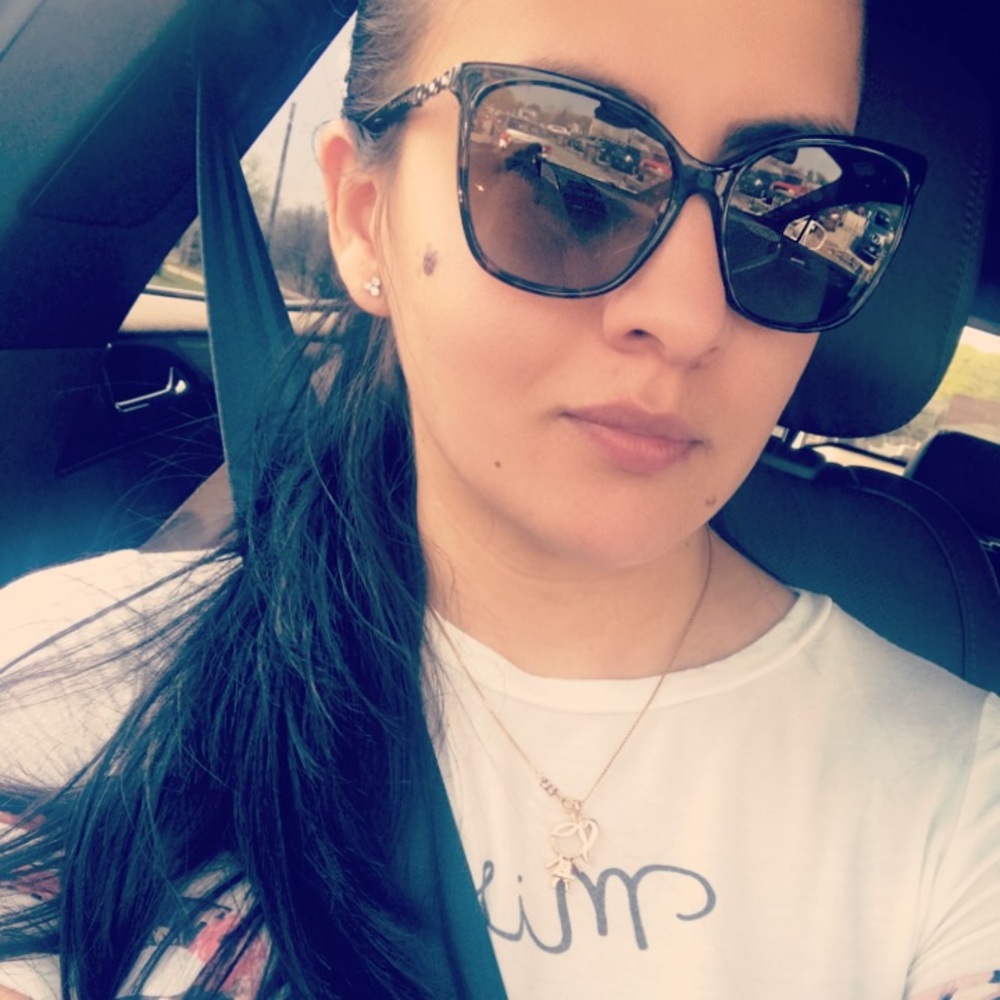Meet your Posher, Mirian